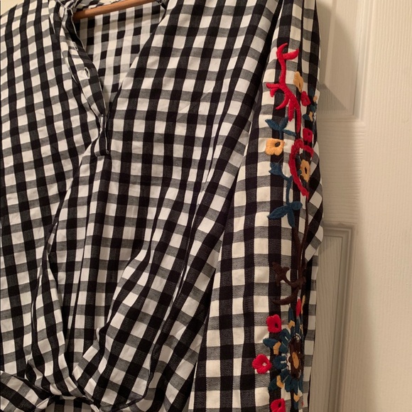 ❤️SOLD❤️❤️Importedfrom dubai very nice blouse - Picture 2 of 3